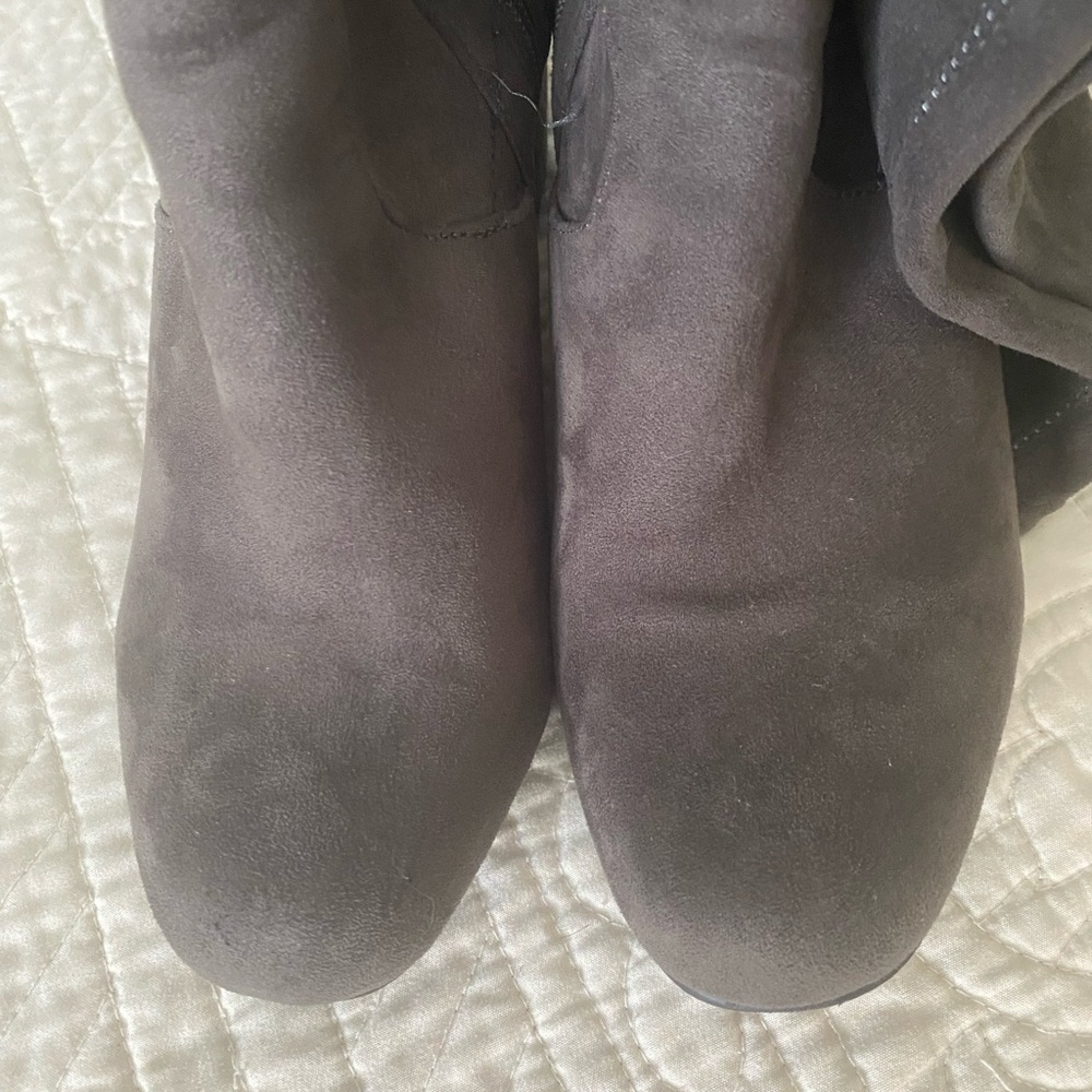 Very Volatile Over-the- knee Boots Size 7 Dark Khaki Green